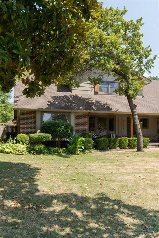 Photo 2 — 1709 Thunderbird Boulevard, Edmond, OK 73013
