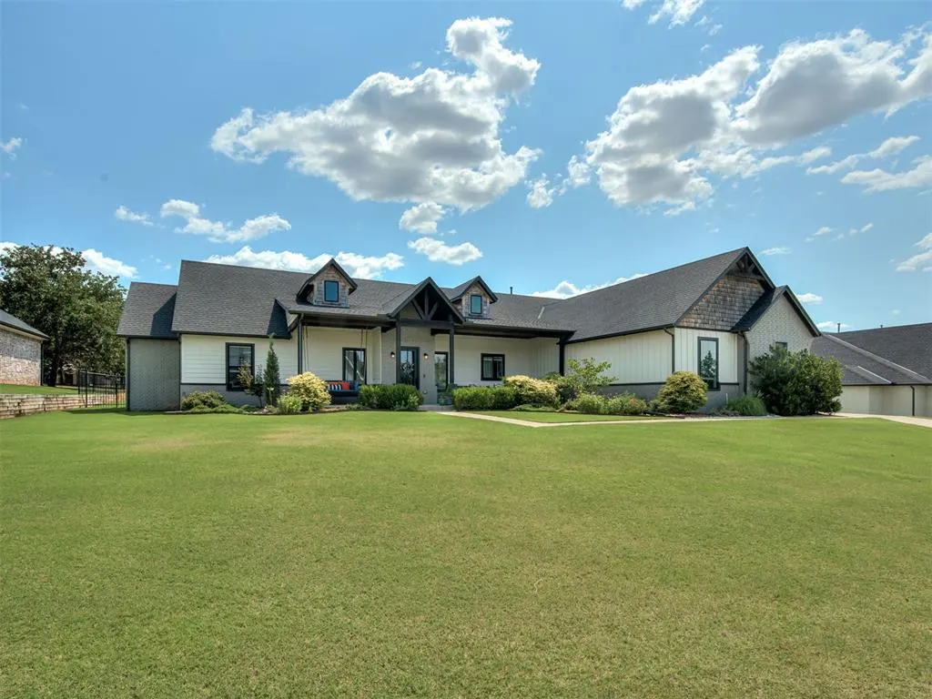 Photo 2 — 1940 Treviso Court, Edmond, OK 73034
