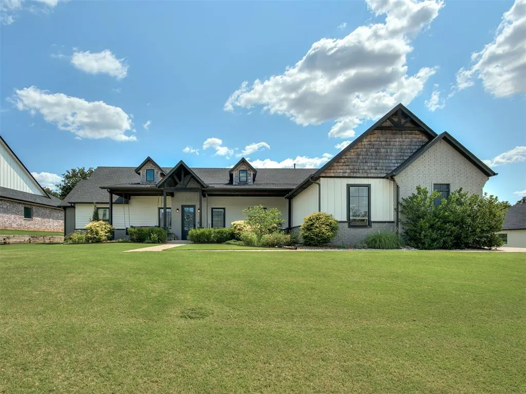 Front exterior — 1940 Treviso Court, Edmond, OK 73034