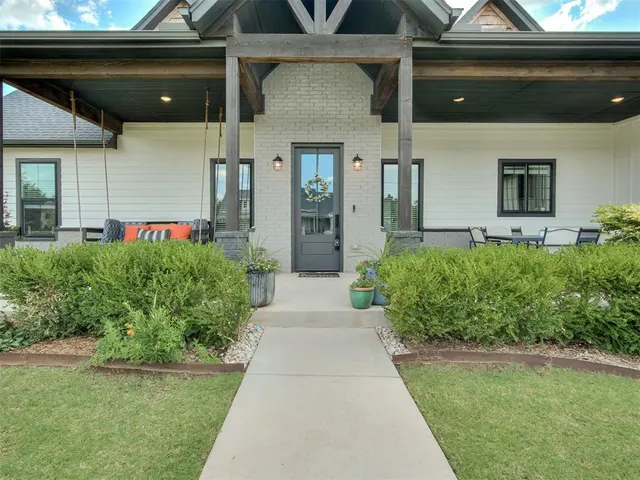 Photo 4 — 1940 Treviso Court, Edmond, OK 73034
