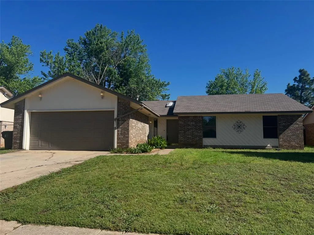Front exterior — 2123 Teresa Drive, Norman, OK 73071