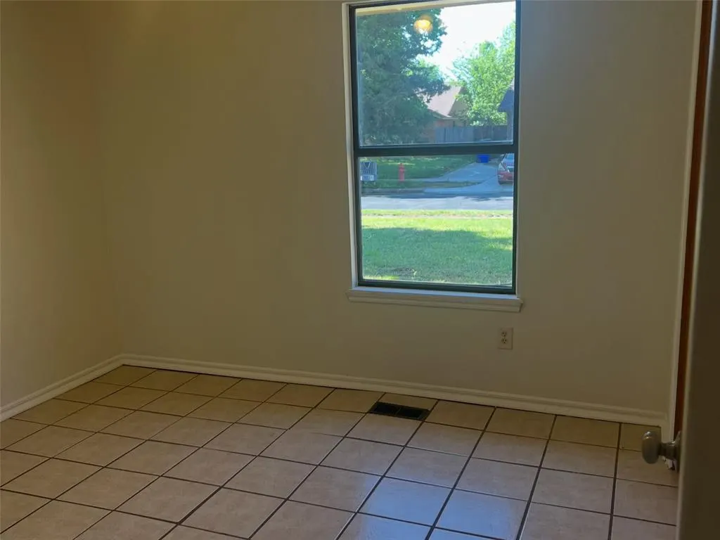 Photo 7 — 2123 Teresa Drive, Norman, OK 73071