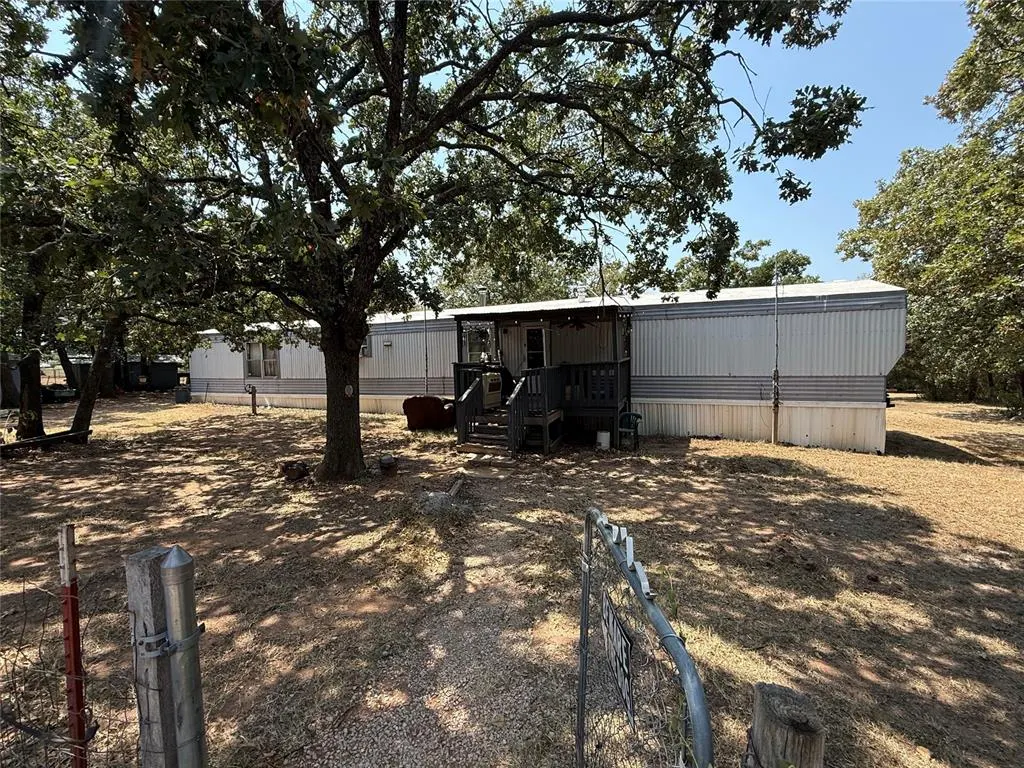Front exterior — 104 Summer Oaks Drive, McLoud, OK 74851