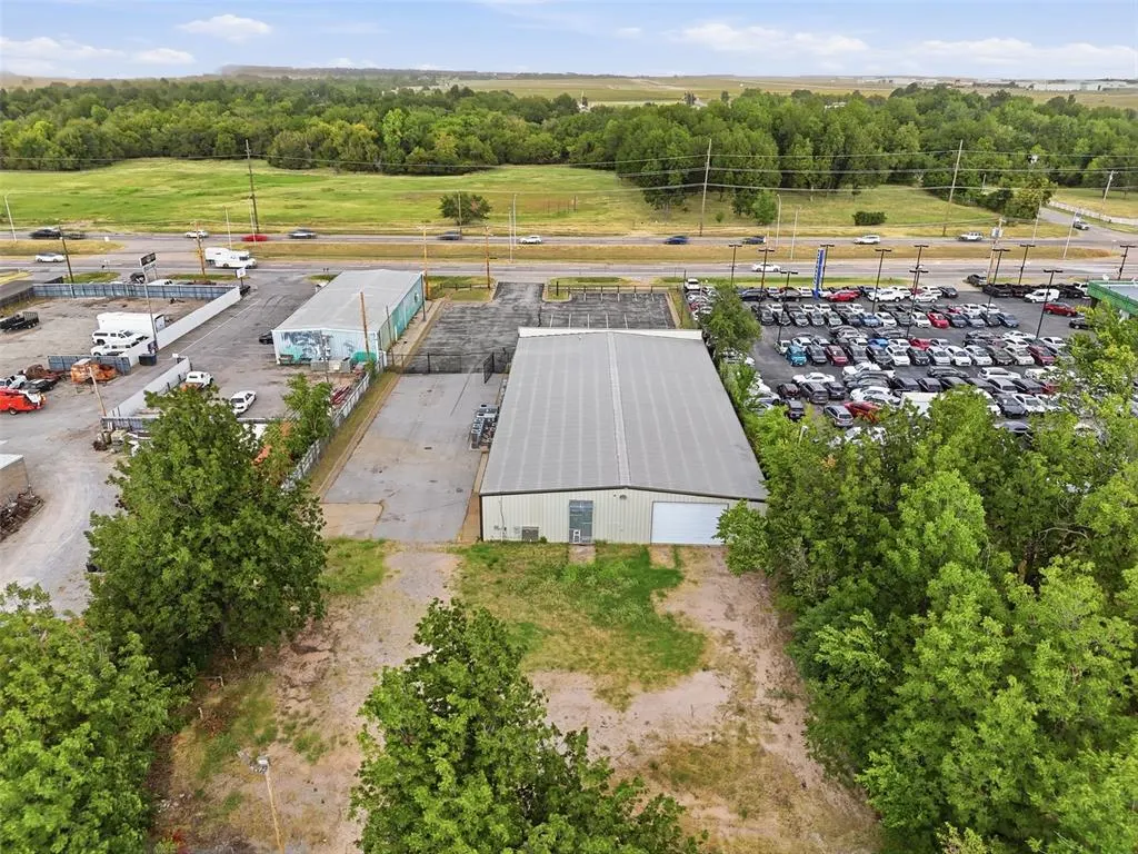 Photo 32 — 7820 NW 39th Expressway, Bethany, OK 73008