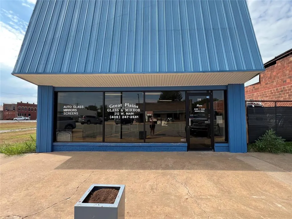 Front exterior — 212 W Main Street, Anadarko, OK 73005