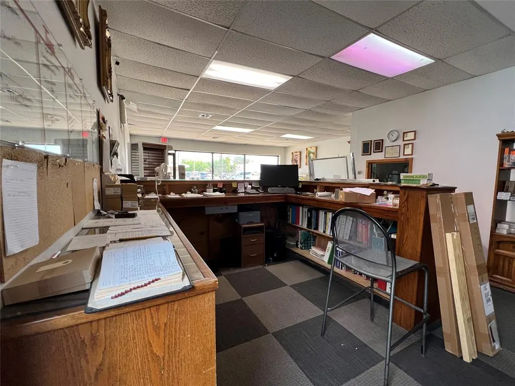 Photo 5 — 212 W Main Street, Anadarko, OK 73005