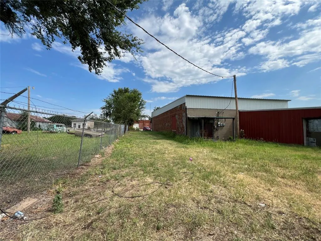 Photo 45 — 212 W Main Street, Anadarko, OK 73005