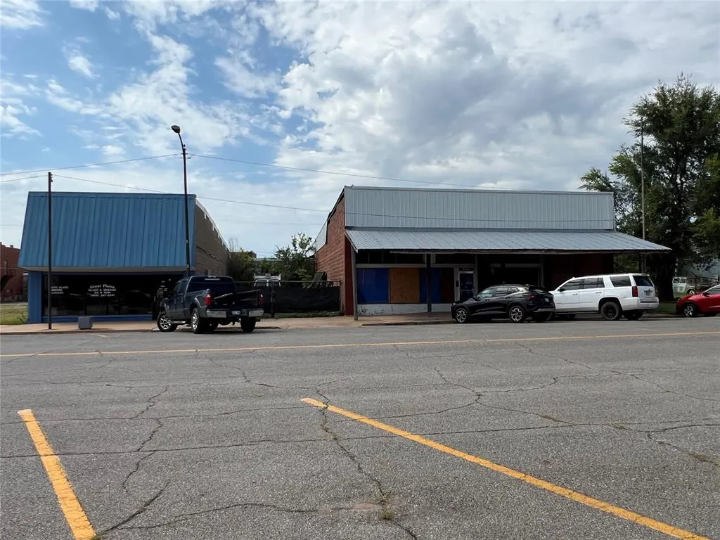 Photo 47 — 212 W Main Street, Anadarko, OK 73005