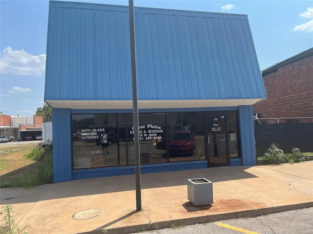 Photo 49 — 212 W Main Street, Anadarko, OK 73005