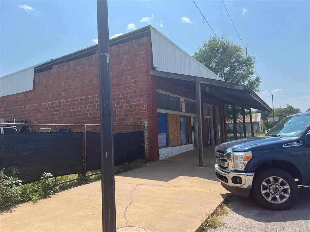 Photo 50 — 212 W Main Street, Anadarko, OK 73005