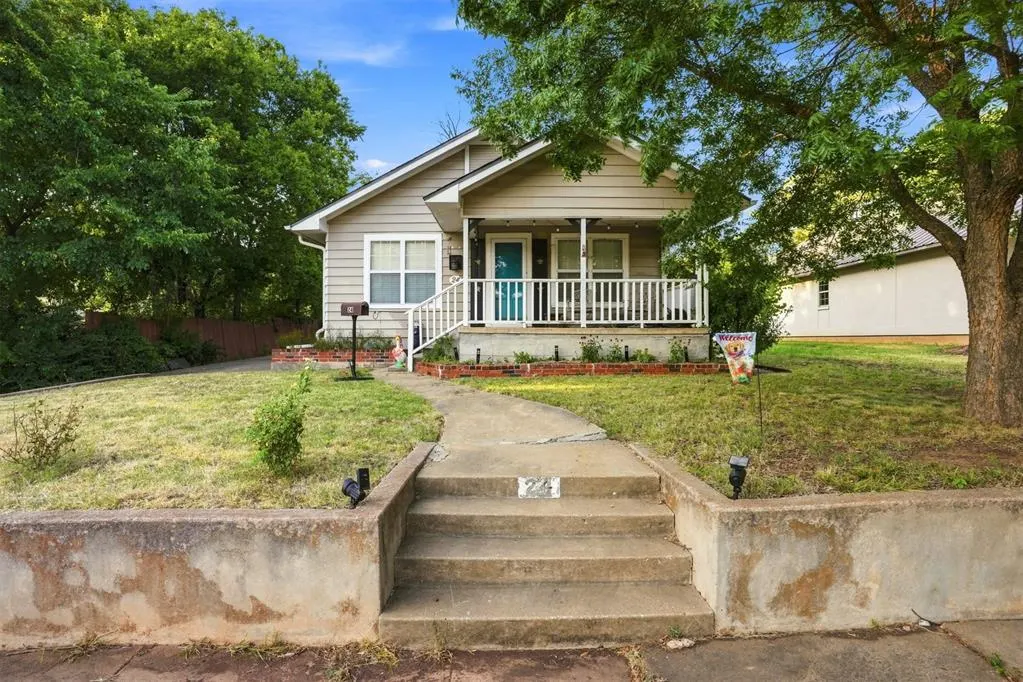 Photo 2 — 24 E Kirk Street, Shawnee, OK 74801