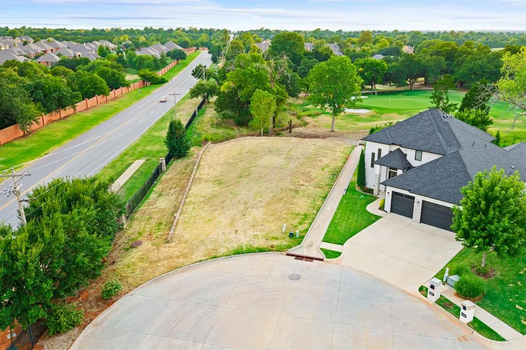 Photo 2 — 465 Saint Claire Drive, Edmond, OK 73025