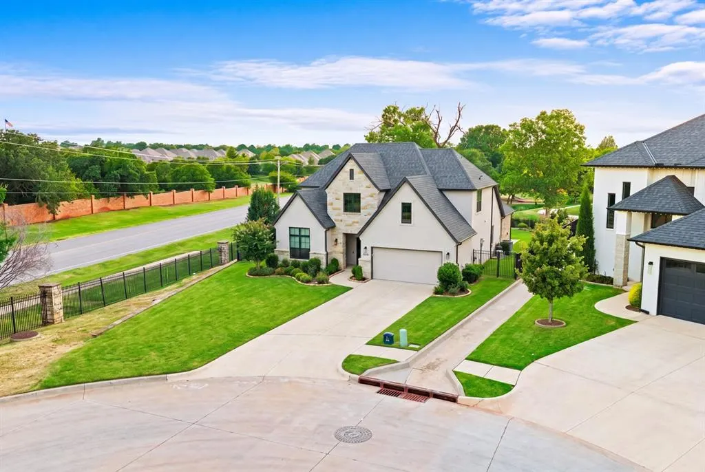 Photo 4 — 465 Saint Claire Drive, Edmond, OK 73025