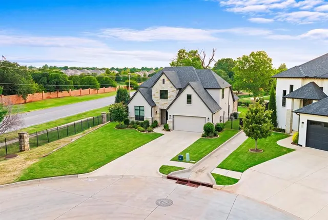 Photo 4 — 465 Saint Claire Drive, Edmond, OK 73025