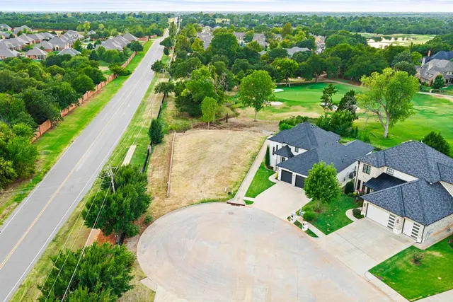 Photo 6 — 465 Saint Claire Drive, Edmond, OK 73025