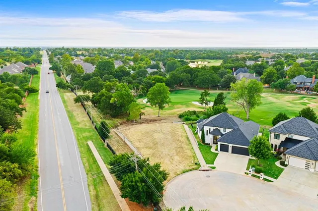Photo 7 — 465 Saint Claire Drive, Edmond, OK 73025