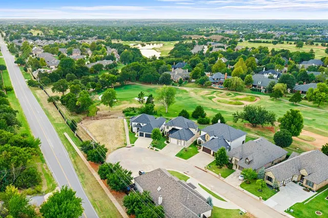 Photo 8 — 465 Saint Claire Drive, Edmond, OK 73025
