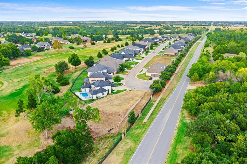 Photo 10 — 465 Saint Claire Drive, Edmond, OK 73025
