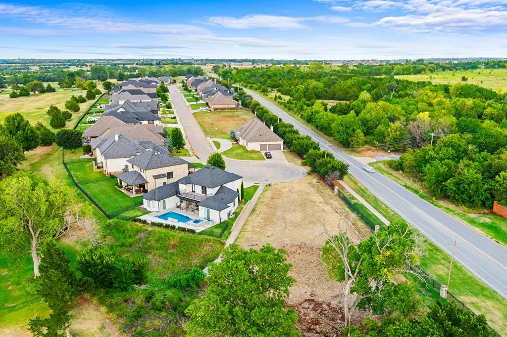 Photo 12 — 465 Saint Claire Drive, Edmond, OK 73025