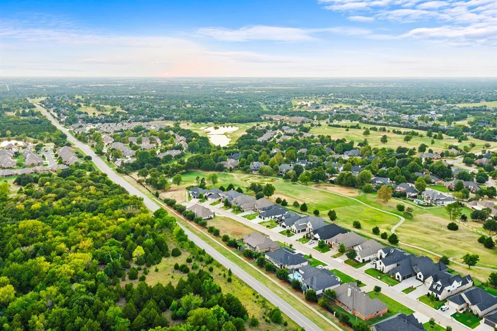 Photo 15 — 465 Saint Claire Drive, Edmond, OK 73025