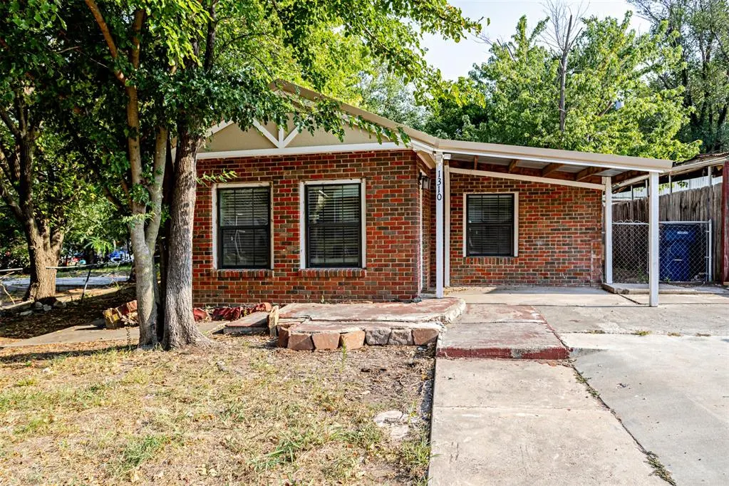 Front exterior — 1310 E Parker Street, Shawnee, OK 74801