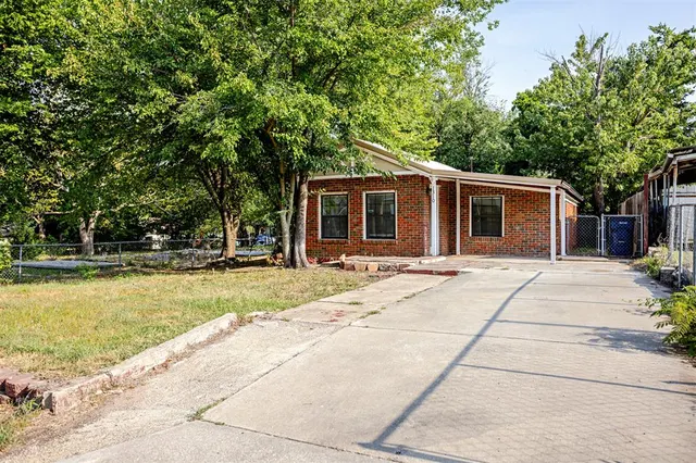 Photo 2 — 1310 E Parker Street, Shawnee, OK 74801
