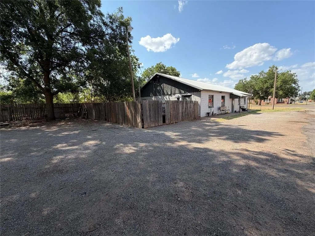 Front exterior — 100 S First Street, Cheyenne, OK 73628