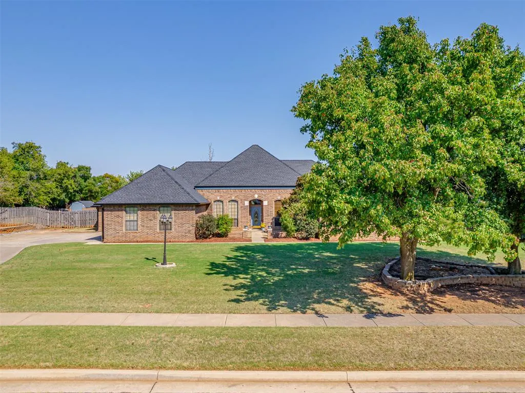 Photo 11 — 1423 E Twin Brook Terrace, Mustang, OK 73064