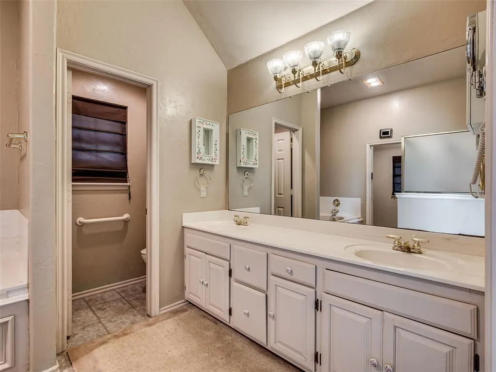 Photo 35 — 1423 E Twin Brook Terrace, Mustang, OK 73064