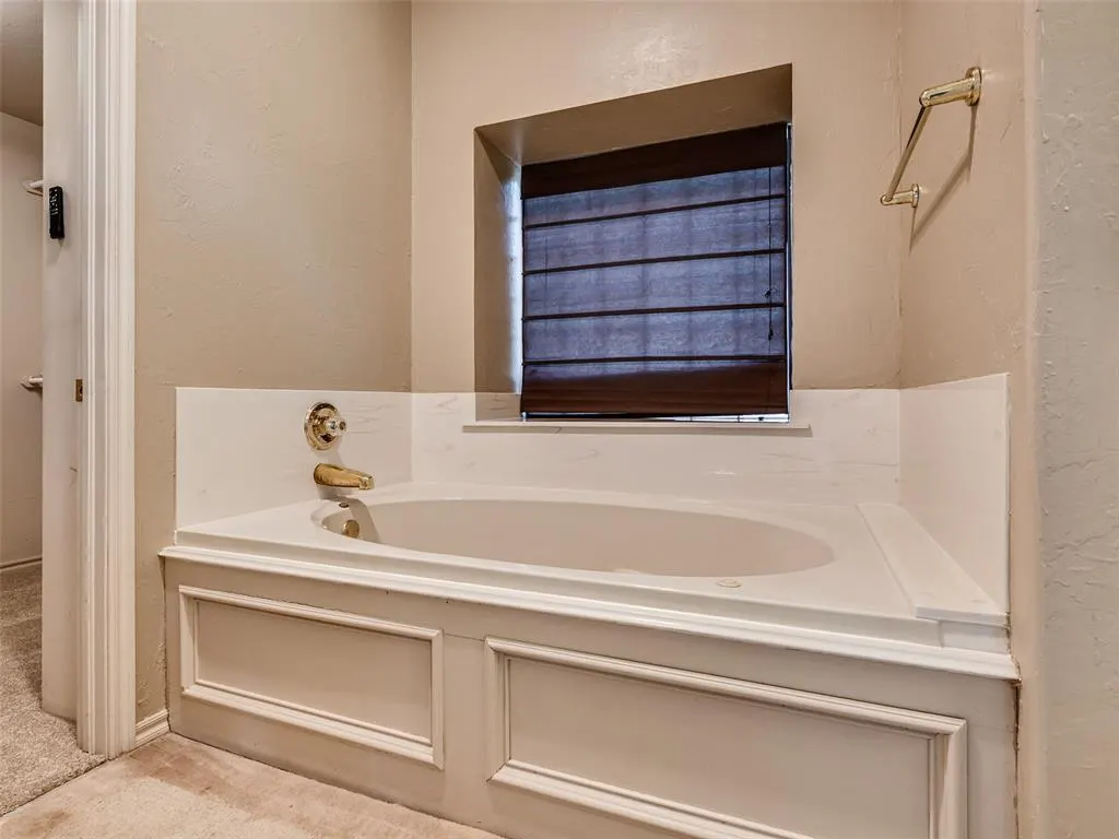Photo 36 — 1423 E Twin Brook Terrace, Mustang, OK 73064