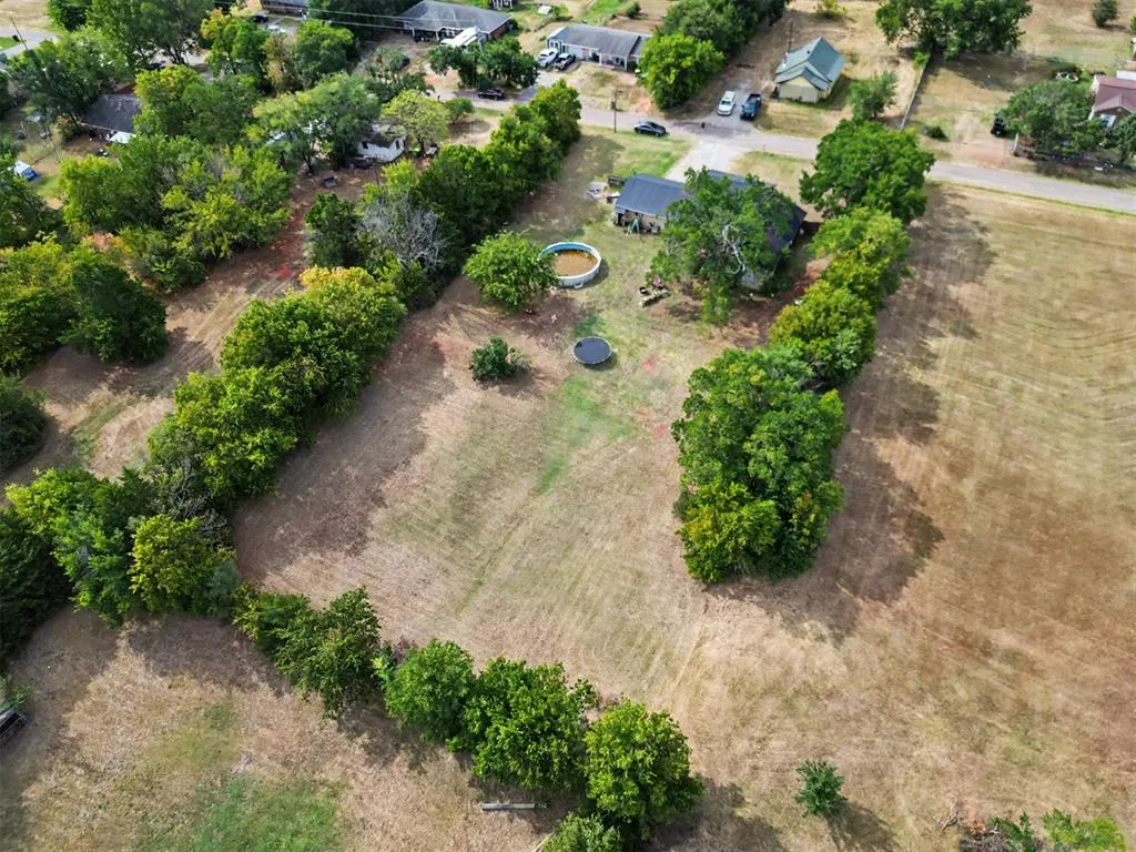 Photo 11 — 909 E Park Street, Tecumseh, OK 74873