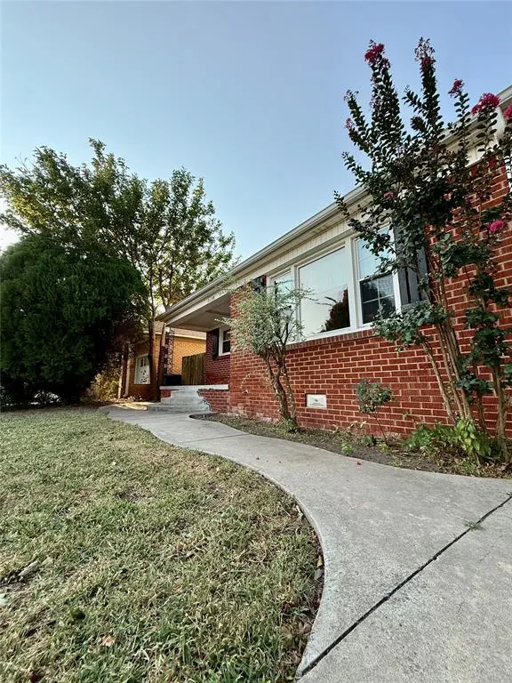 Photo 3 — 2128 Carlisle Road, Oklahoma City, OK 73120