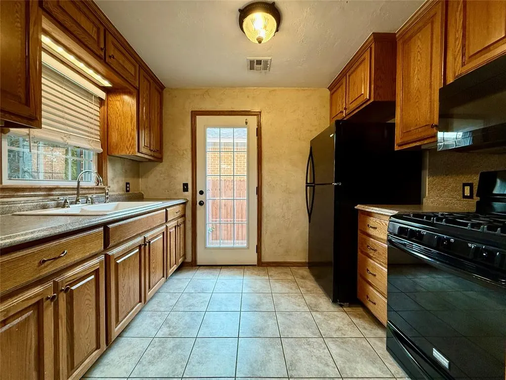 Photo 8 — 2128 Carlisle Road, Oklahoma City, OK 73120