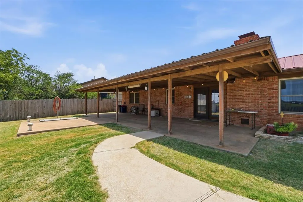 Photo 33 — 3300 N Park Lane, Altus, OK 73521