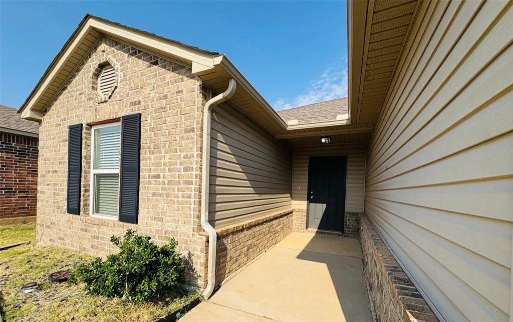 Photo 2 — 12113 Jude Way, Yukon, OK 73099
