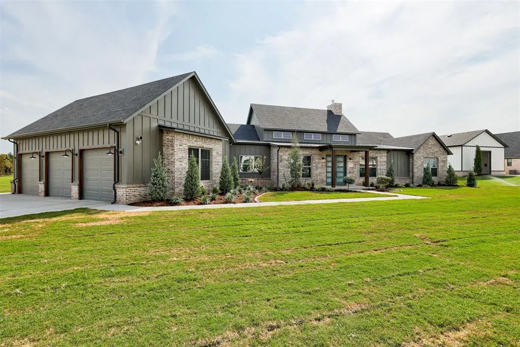 Front exterior — 13254 Lost Creek Boulevard, Edmond, OK 73034