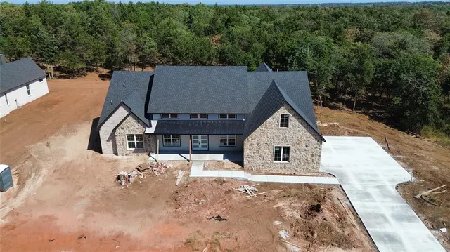 Photo 2 — 13225 Lost Creek Trail, Edmond, OK 73034