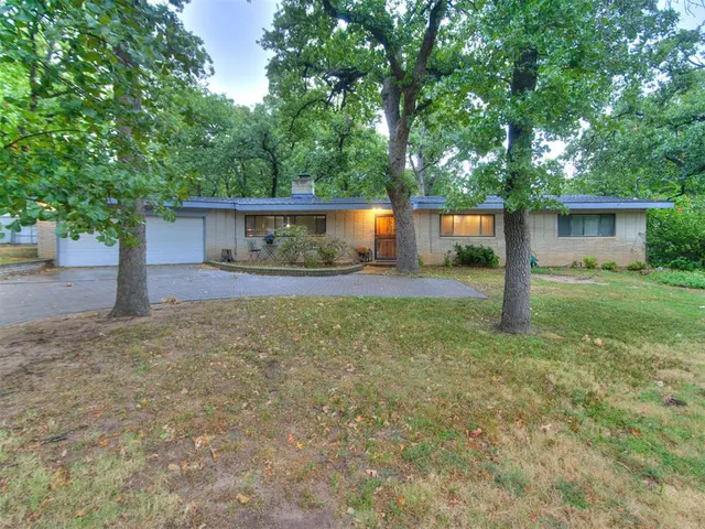 Photo 2 — 7509 W Fordson Drive, Oklahoma City, OK 73127