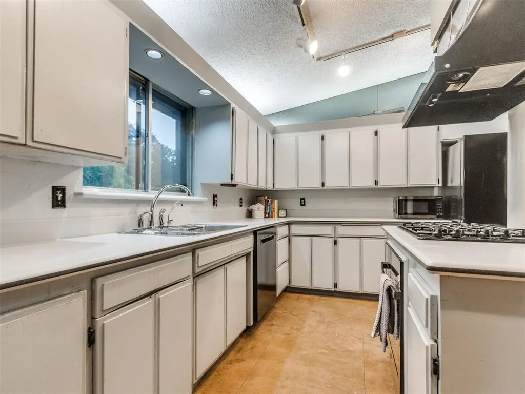 Photo 44 — 7509 W Fordson Drive, Oklahoma City, OK 73127