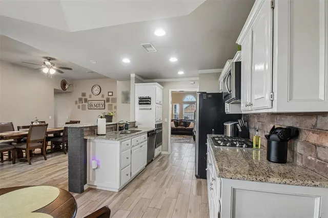 Photo 6 — 716 SW 149th Place, Oklahoma City, OK 73170