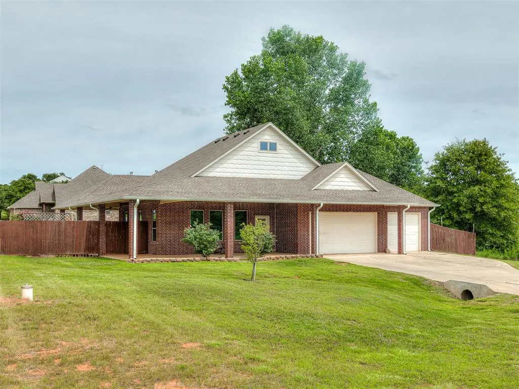 Front exterior — 10000 Eagle Point, Newalla, OK 74857
