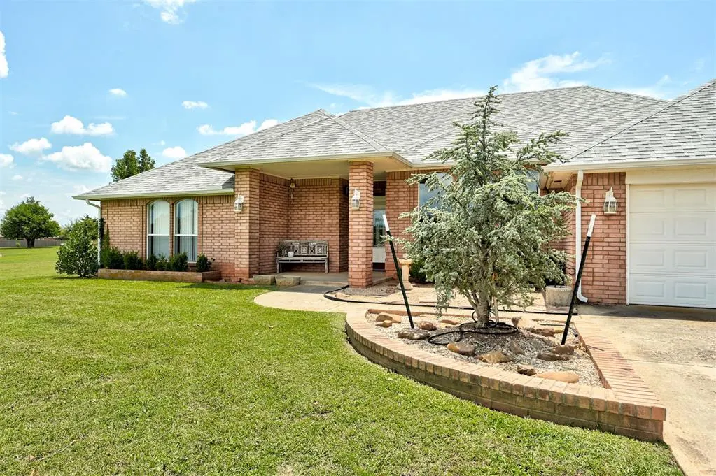 Photo 2 — 3112 Pelican Way, Blanchard, OK 73010