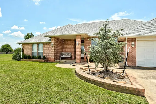 Photo 2 — 3112 Pelican Way, Blanchard, OK 73010