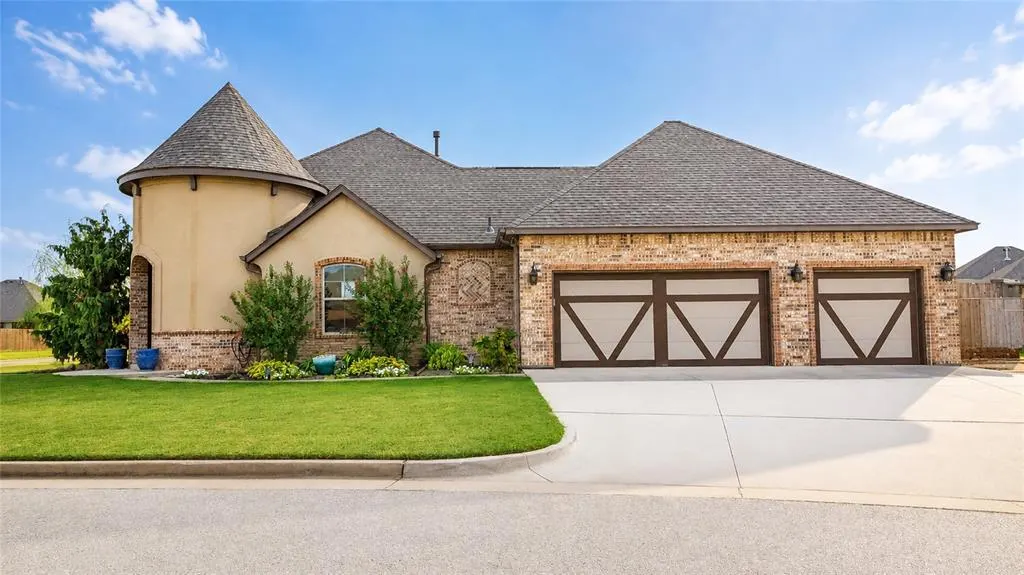 Photo 2 — 1121 NW 17th Street, Newcastle, OK 73065