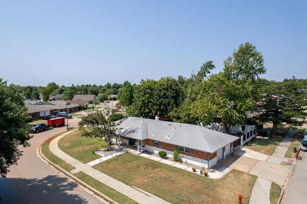 Photo 2 — 4101 Mason Drive, Oklahoma City, OK 73112