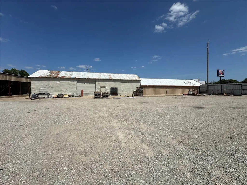 Photo 5 — 10950 Highway 76, Healdton, OK 73438