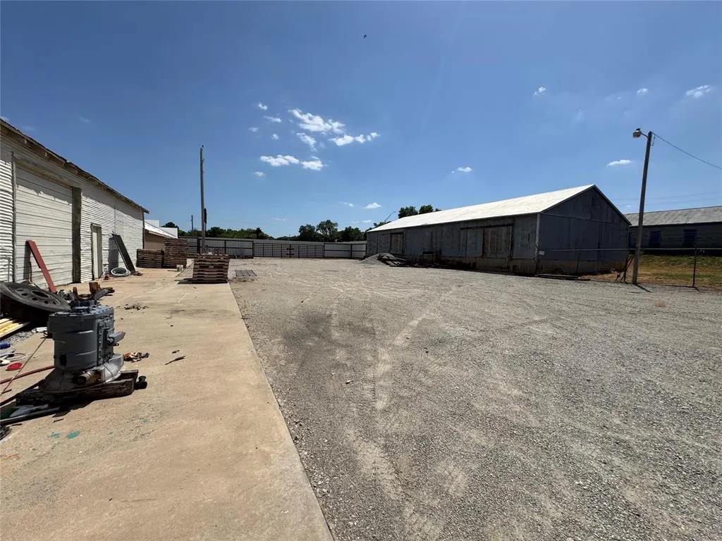 Photo 7 — 10950 Highway 76, Healdton, OK 73438