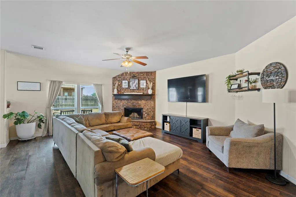 Photo 5 — 11001 SW 38th Circle, Mustang, OK 73064