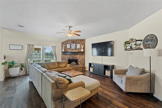 Photo 5 — 11001 SW 38th Circle, Mustang, OK 73064