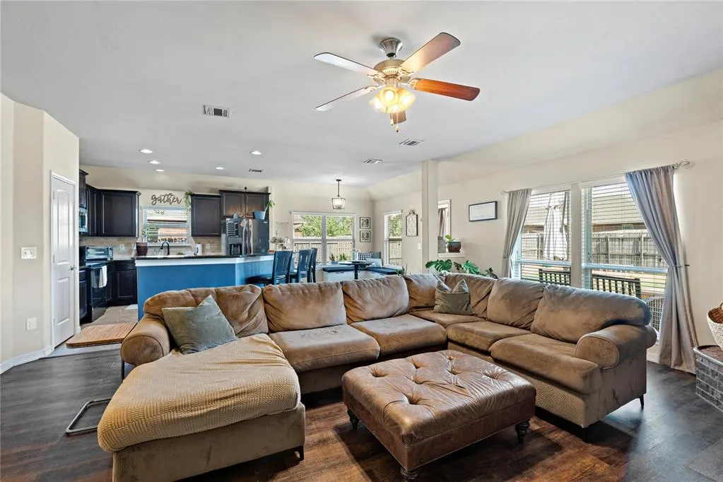 Photo 6 — 11001 SW 38th Circle, Mustang, OK 73064